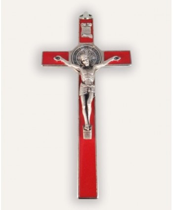 Cruce benedictină...
